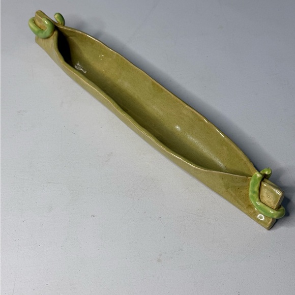 Studio pottery long, narrow, green, handmade pottery trinket holder - Picture 1 of 10